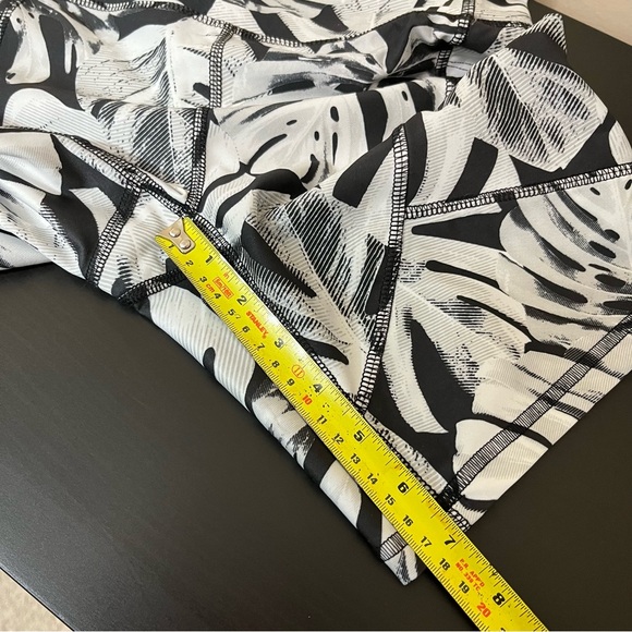 Cycle House by Marika Laura Side Pockets Bermuda Shorts - Picture 14 of 15